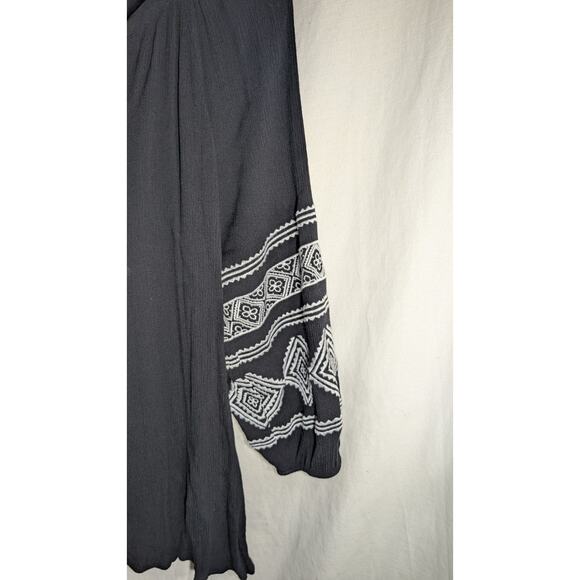 The Pioneer Woman Embroidered Peasant Tunic Sz M 3/4 Puff Sleeve Boho Black - Picture 2 of 6